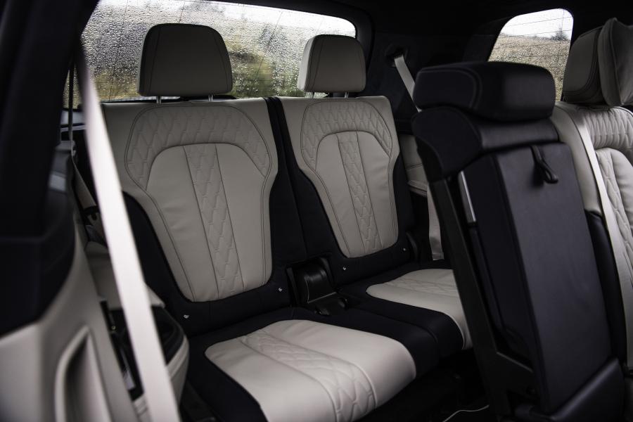 Интерьер BMW X7 M50d (G07) 2019 года  (UK) (фото 21 из 36)